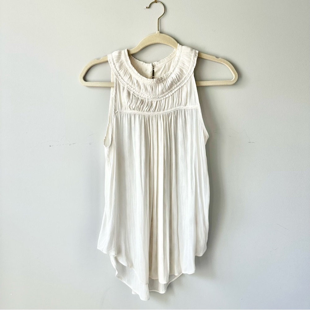 Mauve by Anthropologie Cream Halter Flowy Top Size 6